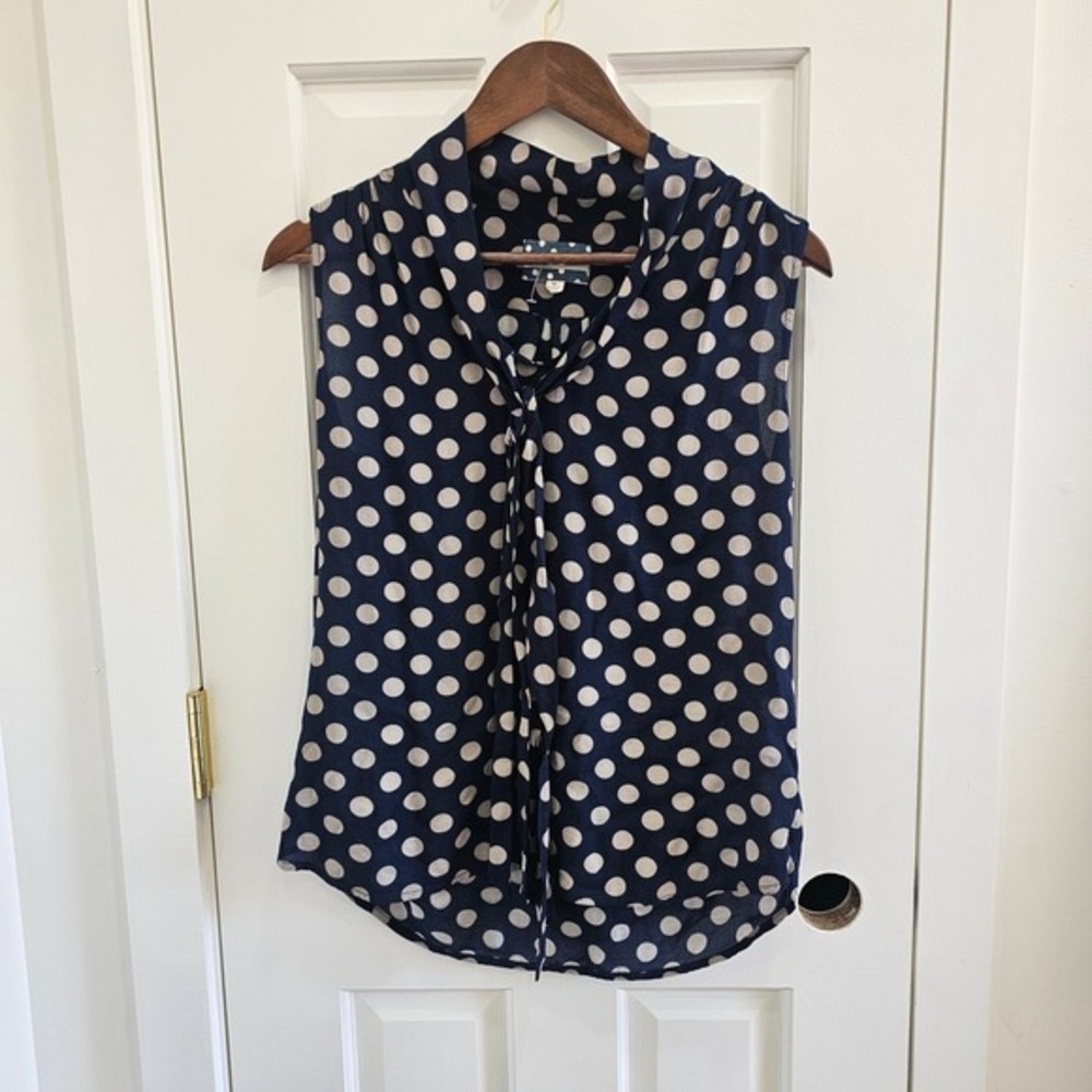 Comme Toi Polka Dot Sleeveless Blouse‎ Top Tie Neck Navy Beige Women's Size M